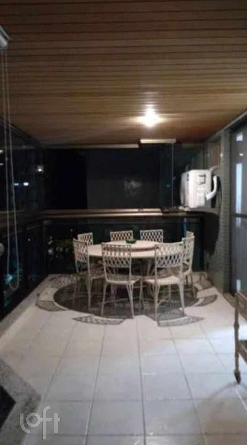 Apartamento à venda com 3 quartos, 139m² - Foto 2