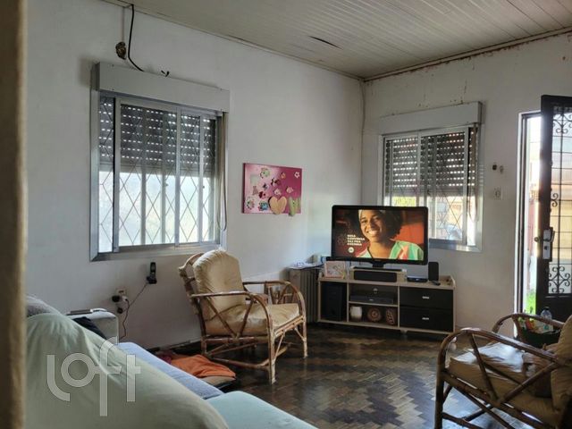 Casa com 110m², 2 dormitórios, 4 vagas, Vila Ipiranga em Porto Alegre