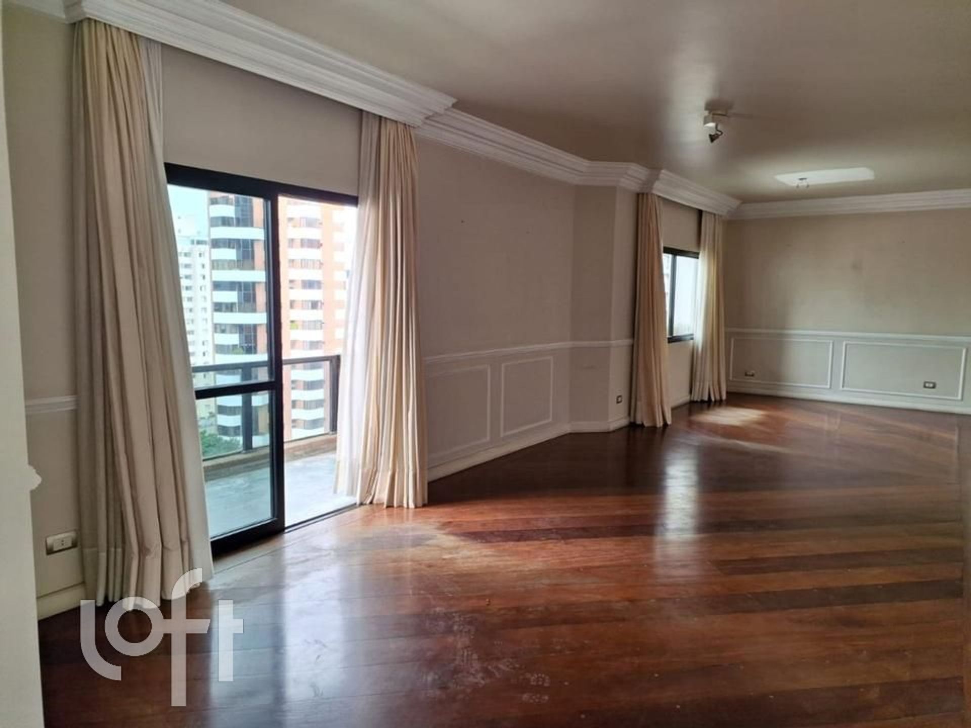 Apartamento à venda com 4 quartos, 188m² - Foto 1