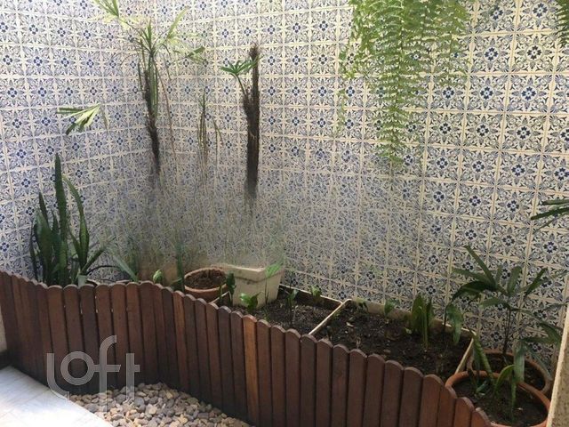 Apartamento com 60m², 2 dormitórios, 2 vagas, Independência em Porto Alegre