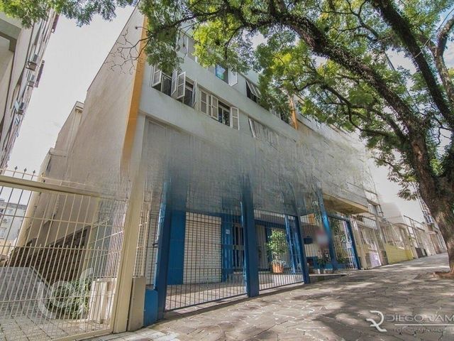 Apartamento com 60m², 2 dormitórios, 2 vagas, Independência em Porto Alegre