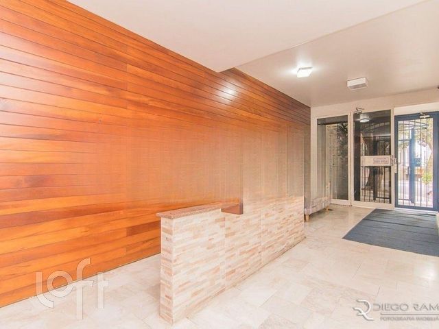 Apartamento com 60m², 2 dormitórios, 2 vagas, Independência em Porto Alegre