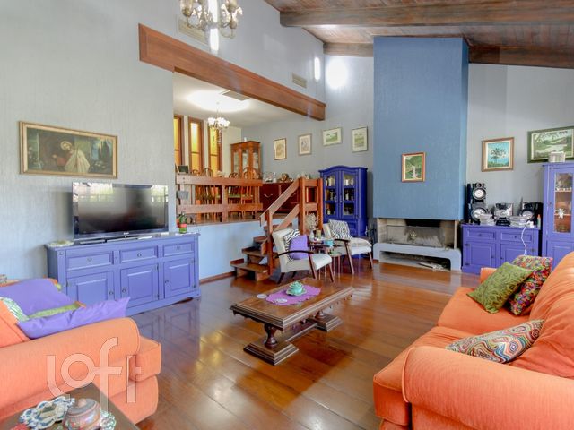 Casa com 344m², 3 dormitórios, 1 suíte, 4 vagas, Chácara das Pedras em Porto Alegre