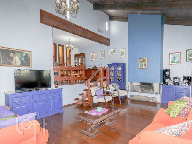 Casa com 344m², 3 dormitórios, 1 suíte, 4 vagas, Chácara das Pedras em Porto Alegre