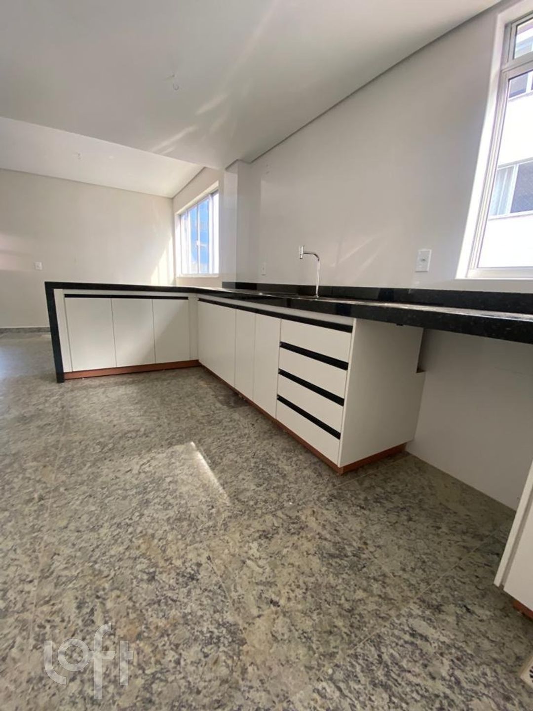 Apartamento à venda com 2 quartos, 74m² - Foto 10