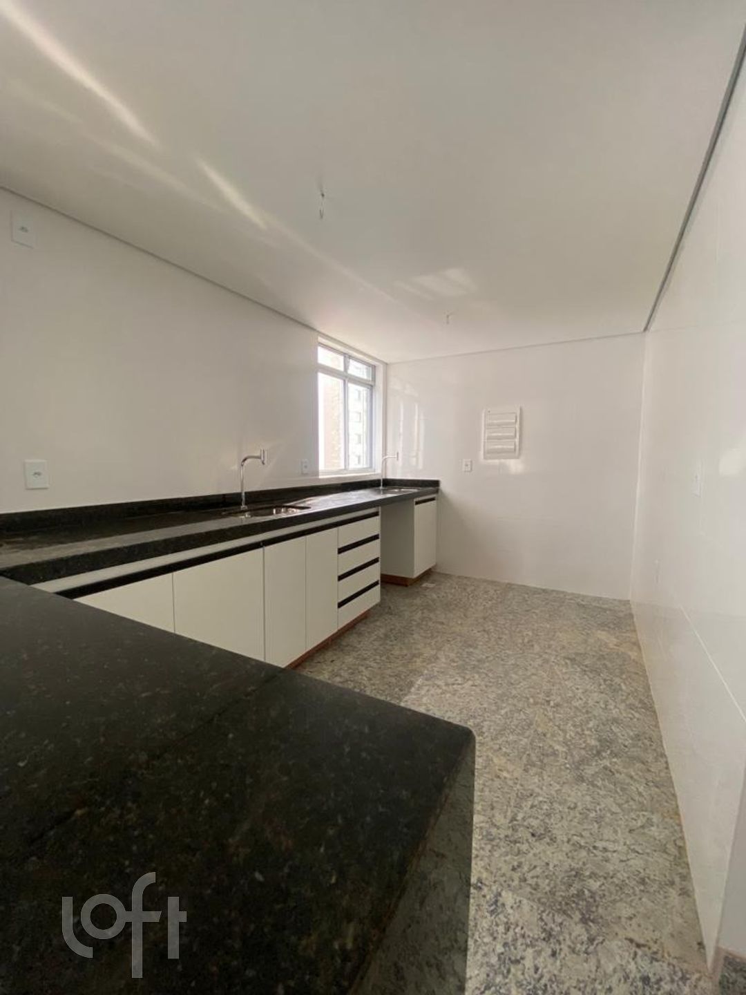 Apartamento à venda com 2 quartos, 74m² - Foto 2