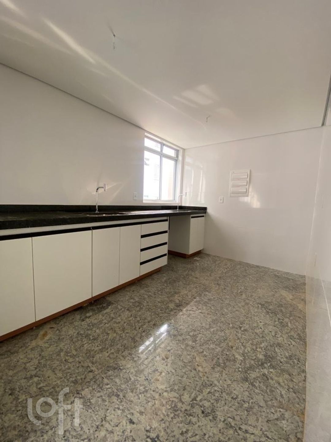 Apartamento à venda com 2 quartos, 74m² - Foto 3