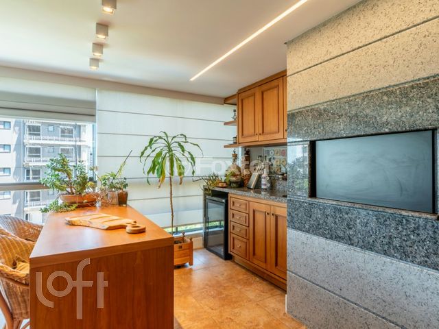 Apartamento com 159m², 3 dormitórios, 1 suíte, 2 vagas, Bela Vista em Porto Alegre