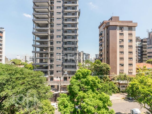 Apartamento com 159m², 3 dormitórios, 1 suíte, 2 vagas, Bela Vista em Porto Alegre