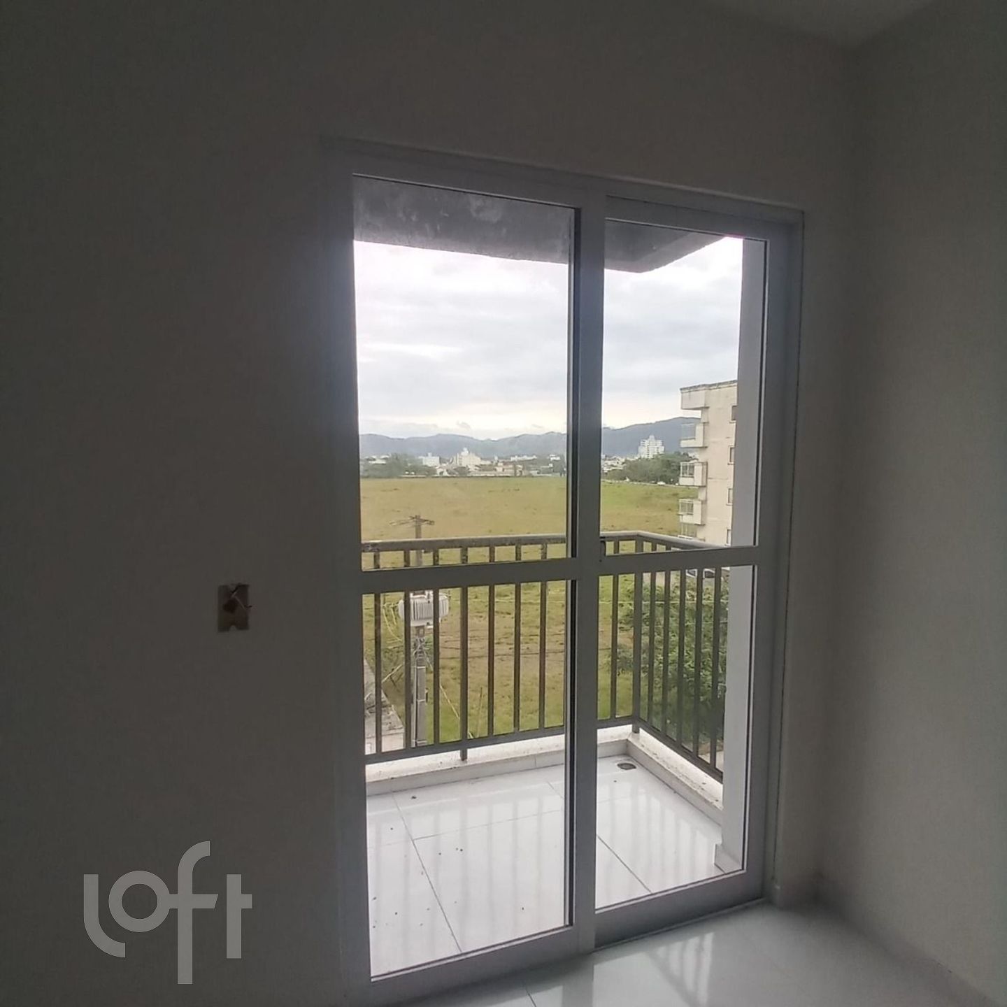 Apartamento à venda em Nova Palhoca com 50 m², 2 quartos, 1 vaga