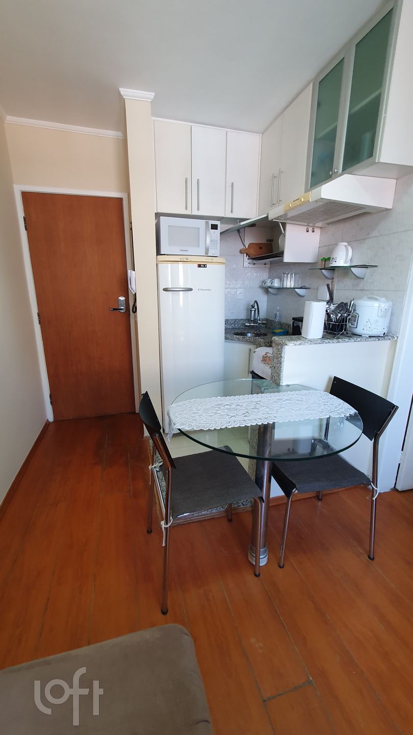 Apartamento à venda com 1 quarto, 32m² - Foto 2