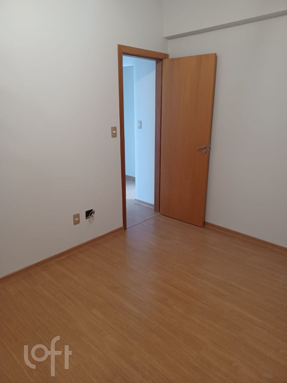 Apartamento à venda com 4 quartos, 162m² - Foto 4