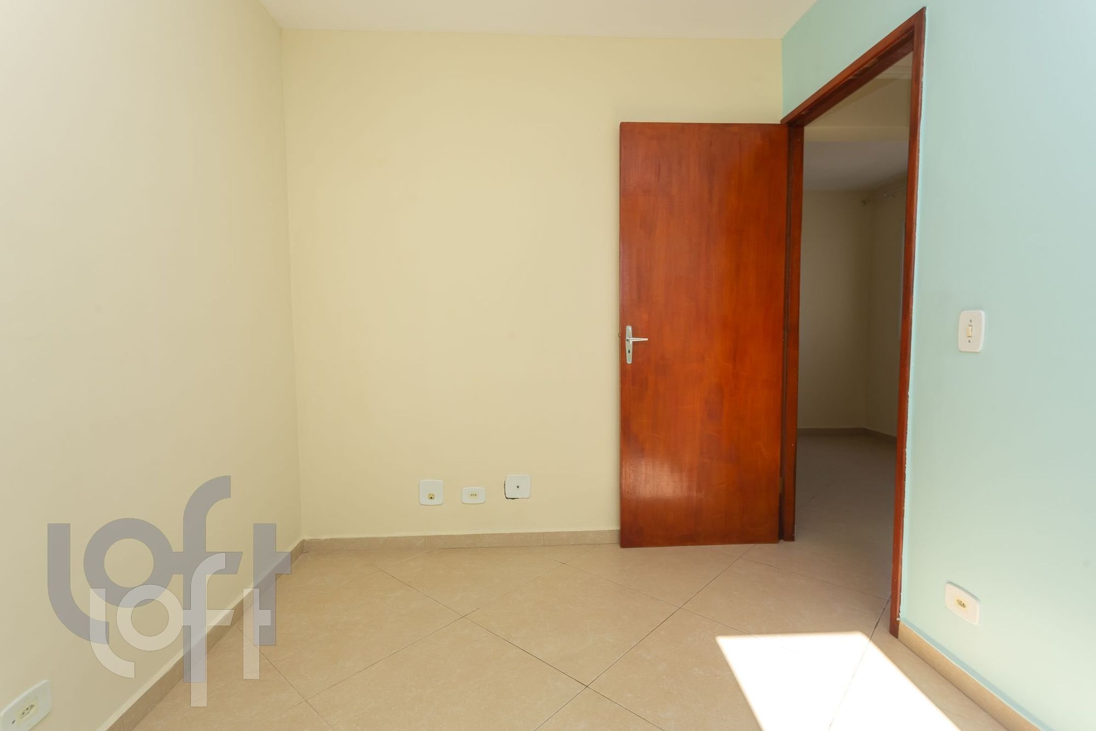 Apartamento à venda com 2 quartos, 64m² - Foto 3