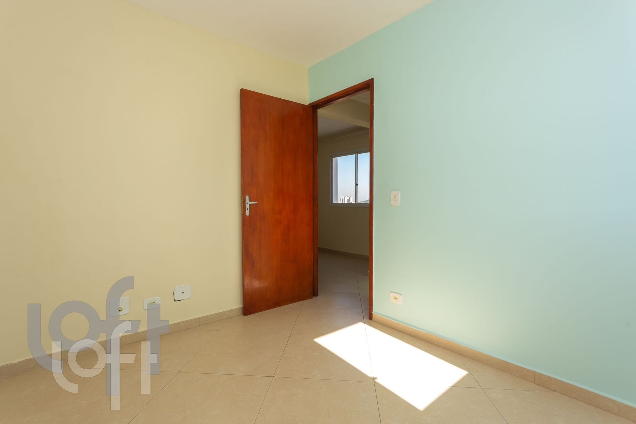 Apartamento à venda com 2 quartos, 64m² - Foto 2