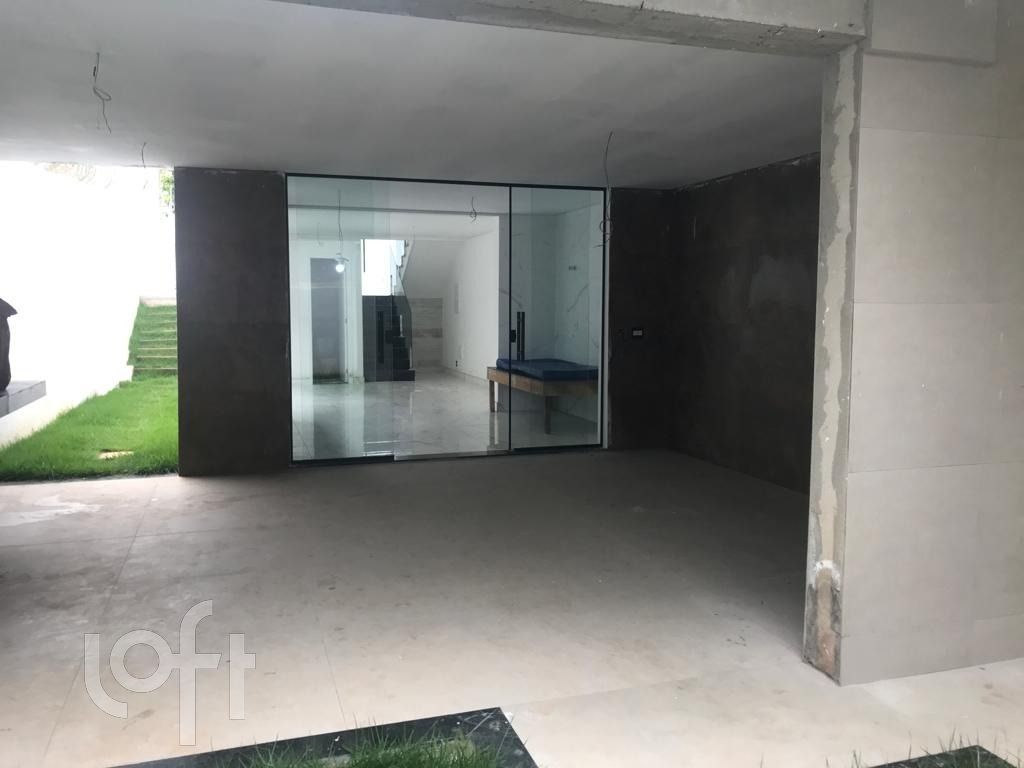 Casa à venda com 3 quartos, 160m² - Foto 1