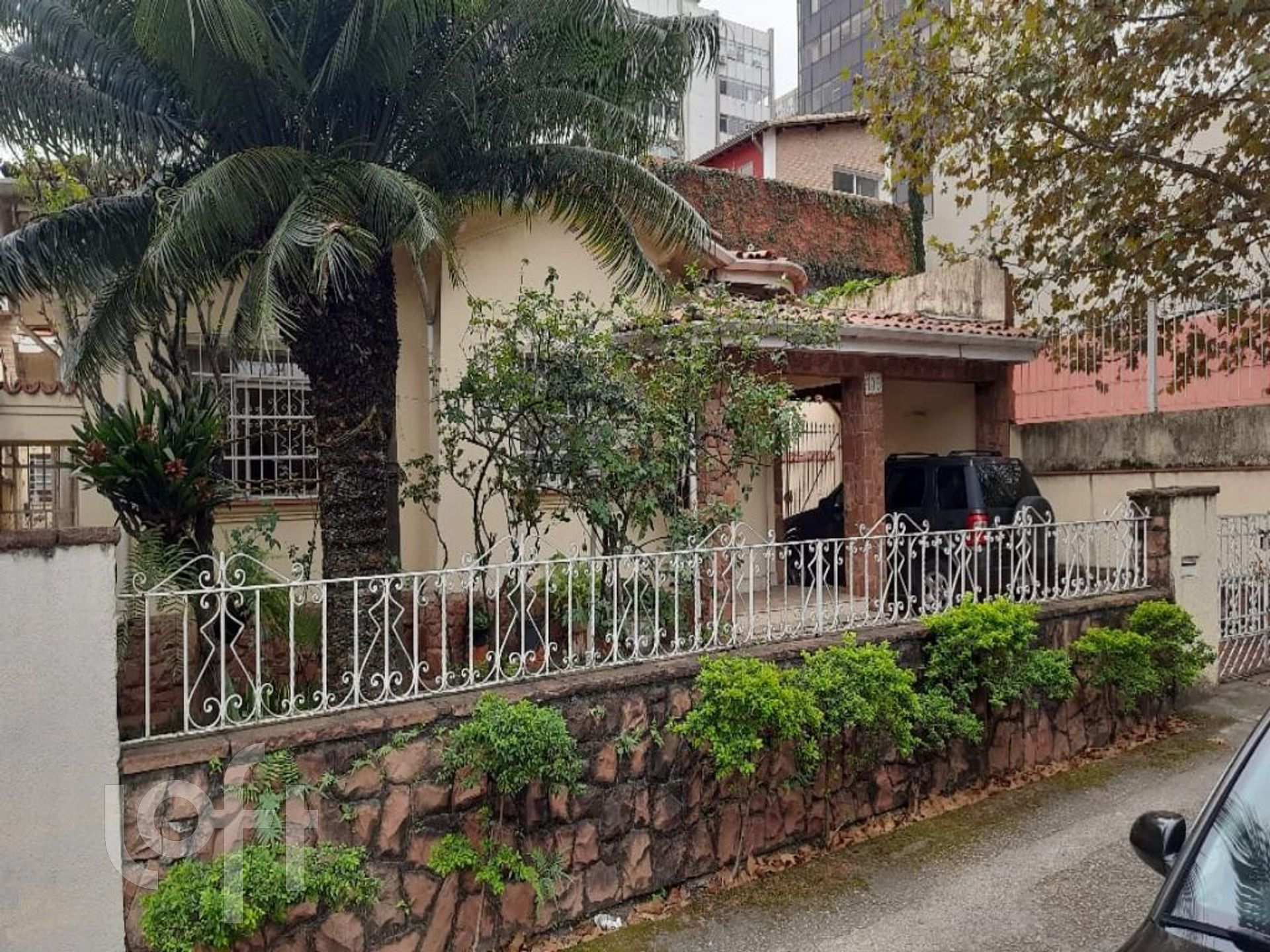 Casa à venda com 6 quartos, 408m² - Foto 1