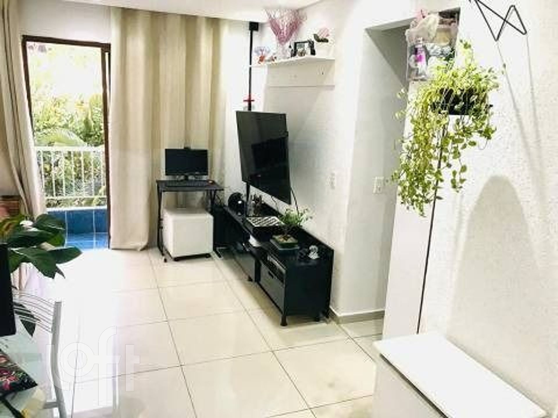 Apartamento à venda com 2 quartos, 69m² - Foto 2