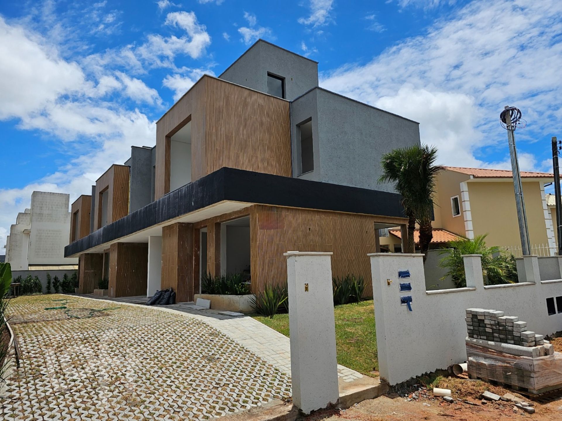 VENDA &#8211; Casa de 3 quartos no bairro Moenda, Florianópolis &#8211; 9961