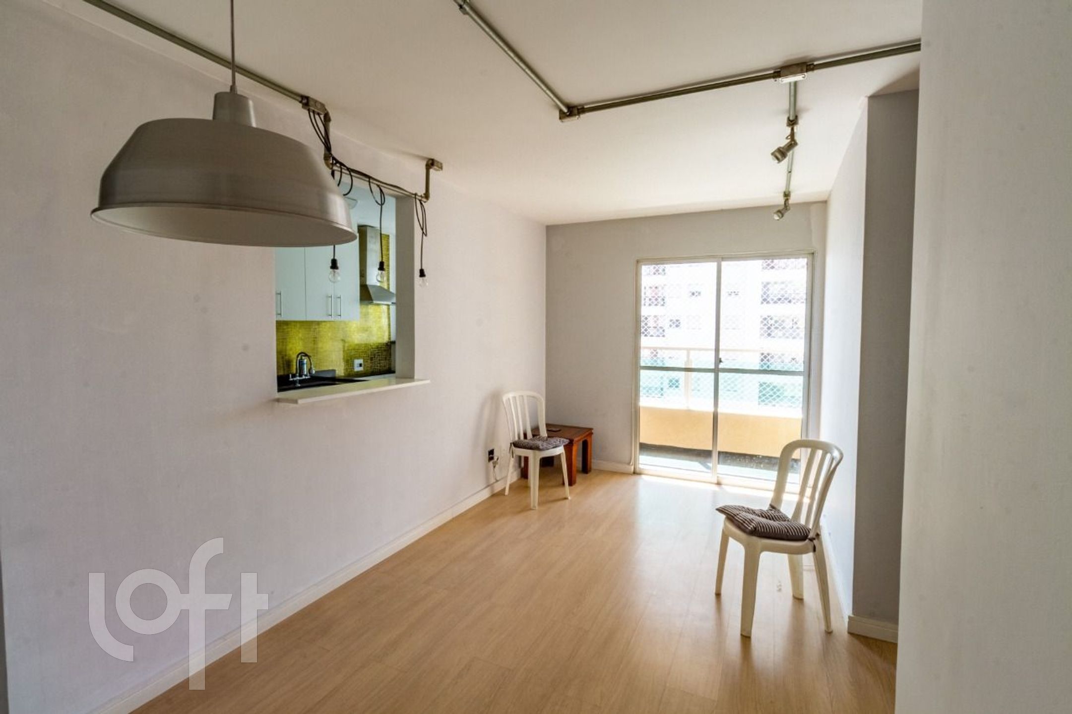 Apartamento à venda com 1 quarto, 60m² - Foto 2