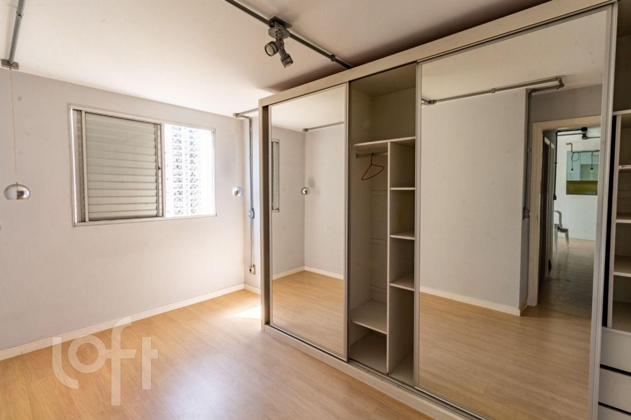 Apartamento à venda com 1 quarto, 60m² - Foto 10