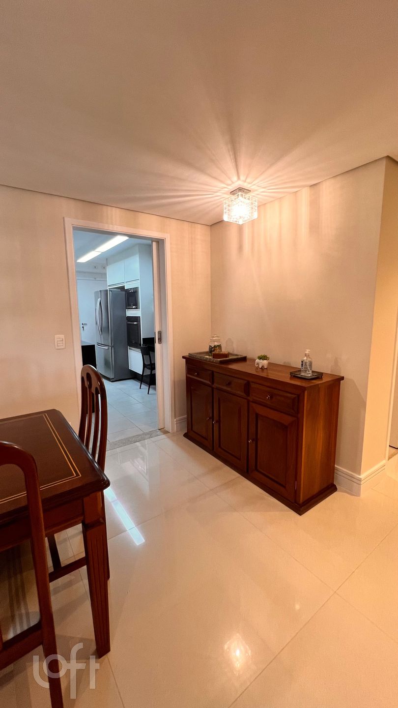 Apartamento à venda com 3 quartos, 151m² - Foto 7