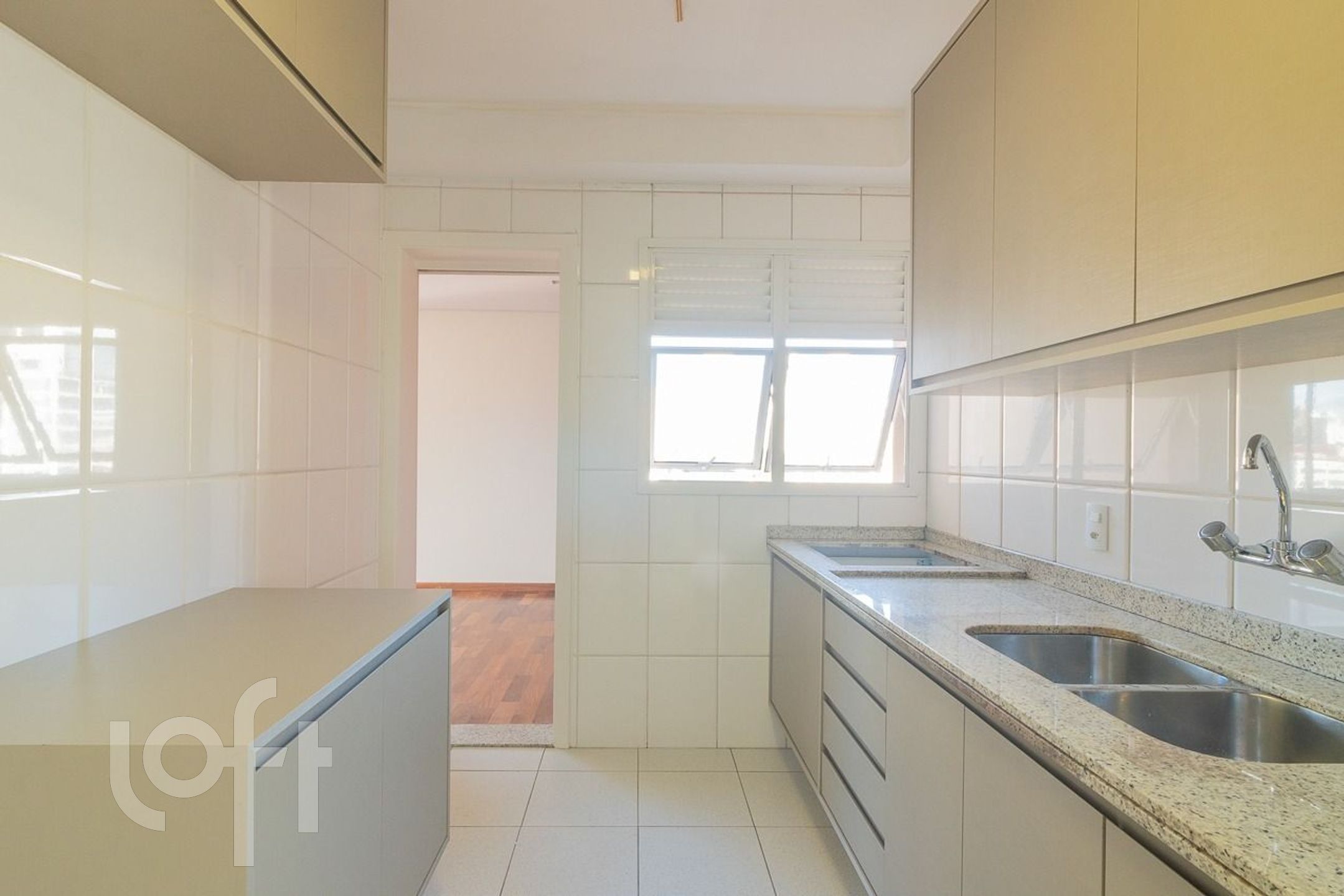 Apartamento à venda com 2 quartos, 137m² - Foto 11