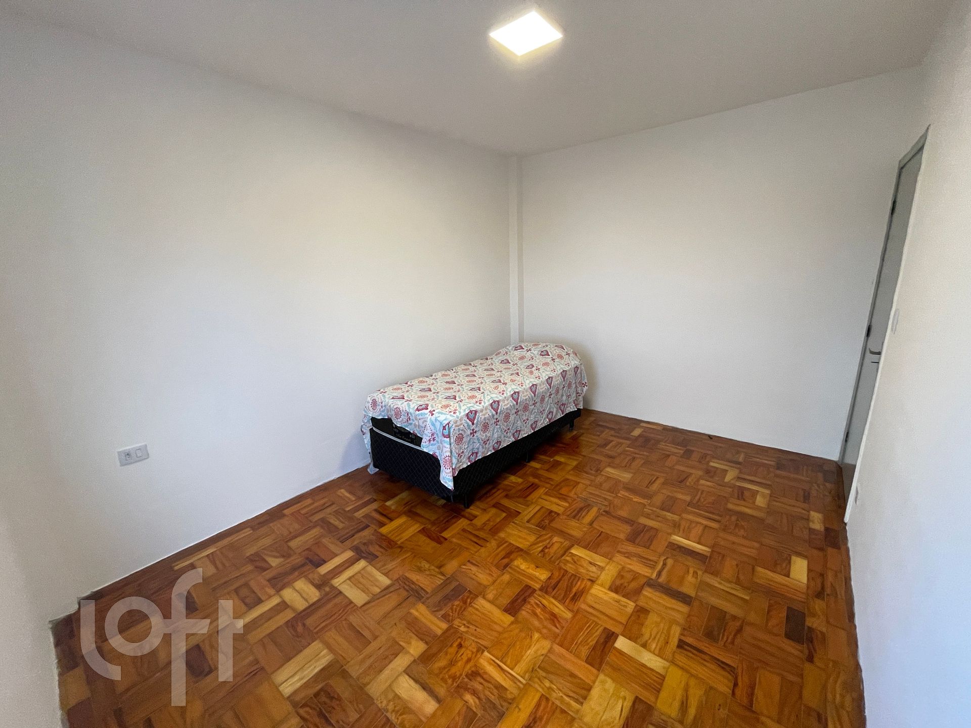 Apartamento à venda com 2 quartos, 85m² - Foto 17