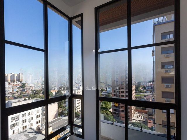 Apartamento com 94m², 2 dormitórios, 2 suítes, 2 vagas, Petrópolis em Porto Alegre