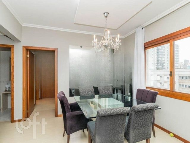 Apartamento com 100m², 3 dormitórios, 1 suíte, 2 vagas, Petrópolis em Porto Alegre