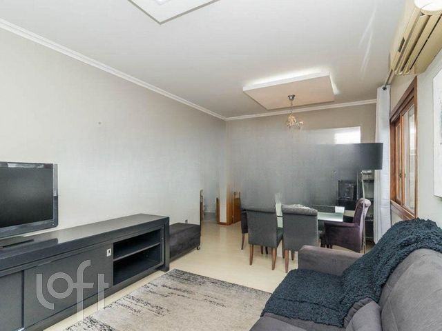 Apartamento com 100m², 3 dormitórios, 1 suíte, 2 vagas, Petrópolis em Porto Alegre