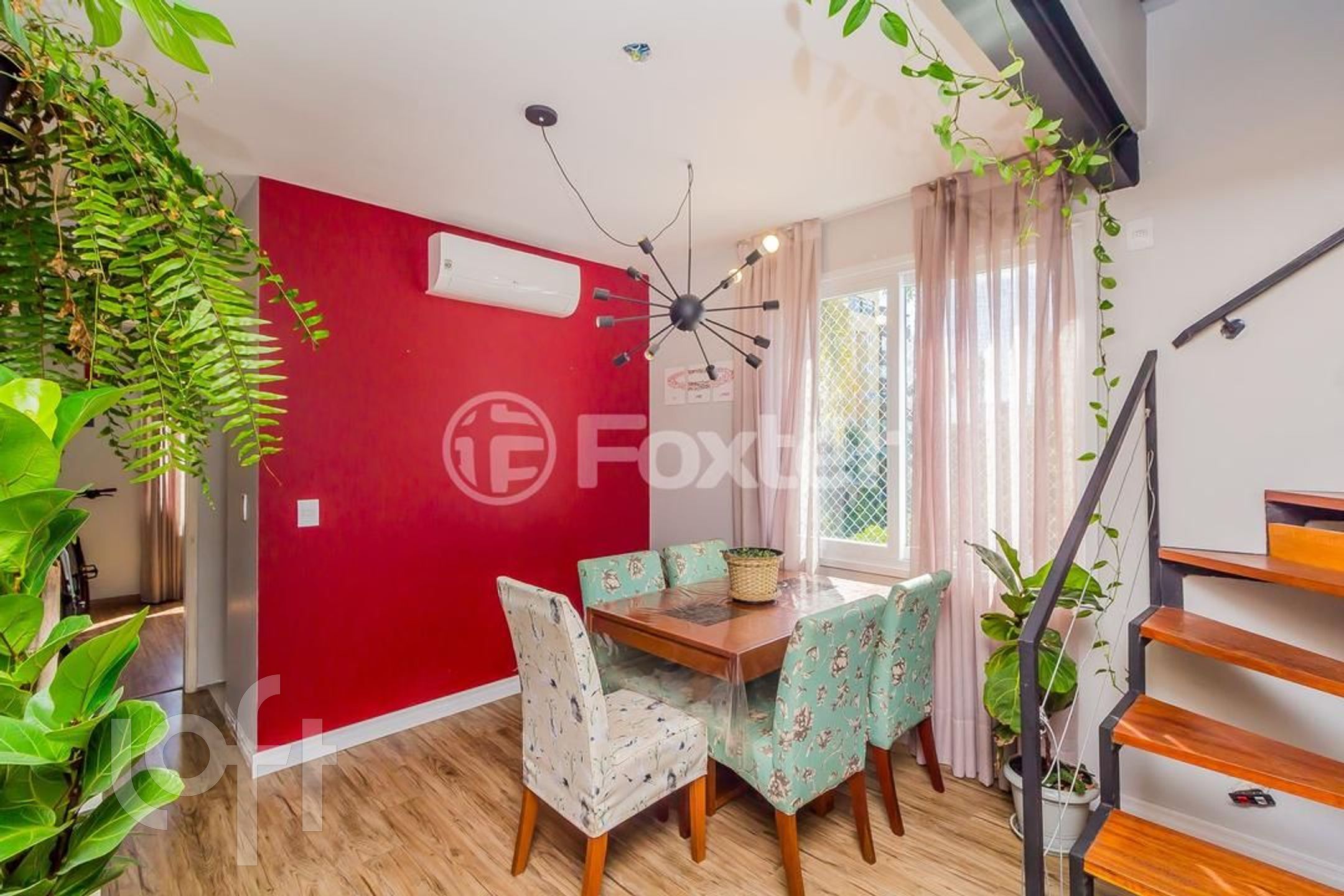Apartamento com 76m², 2 dormitórios, 1 suíte, 1 vaga, Menino Deus em Porto Alegre