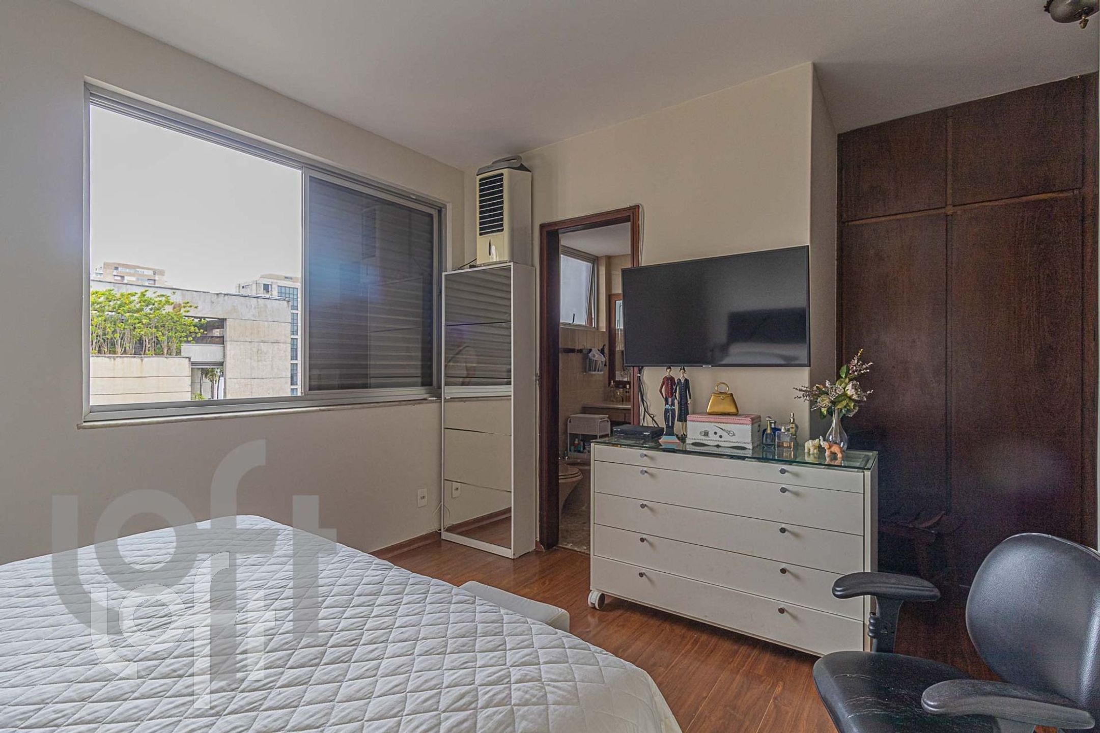 Apartamento à venda com 4 quartos, 180m² - Foto 16