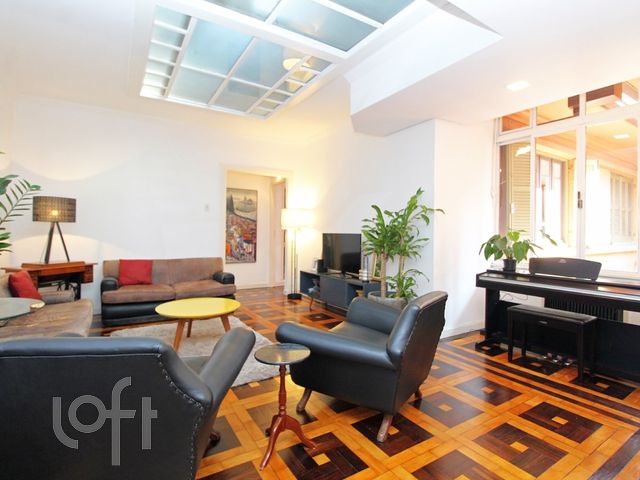 Apartamento com 108m², 2 dormitórios, 2 suítes, Independência em Porto Alegre