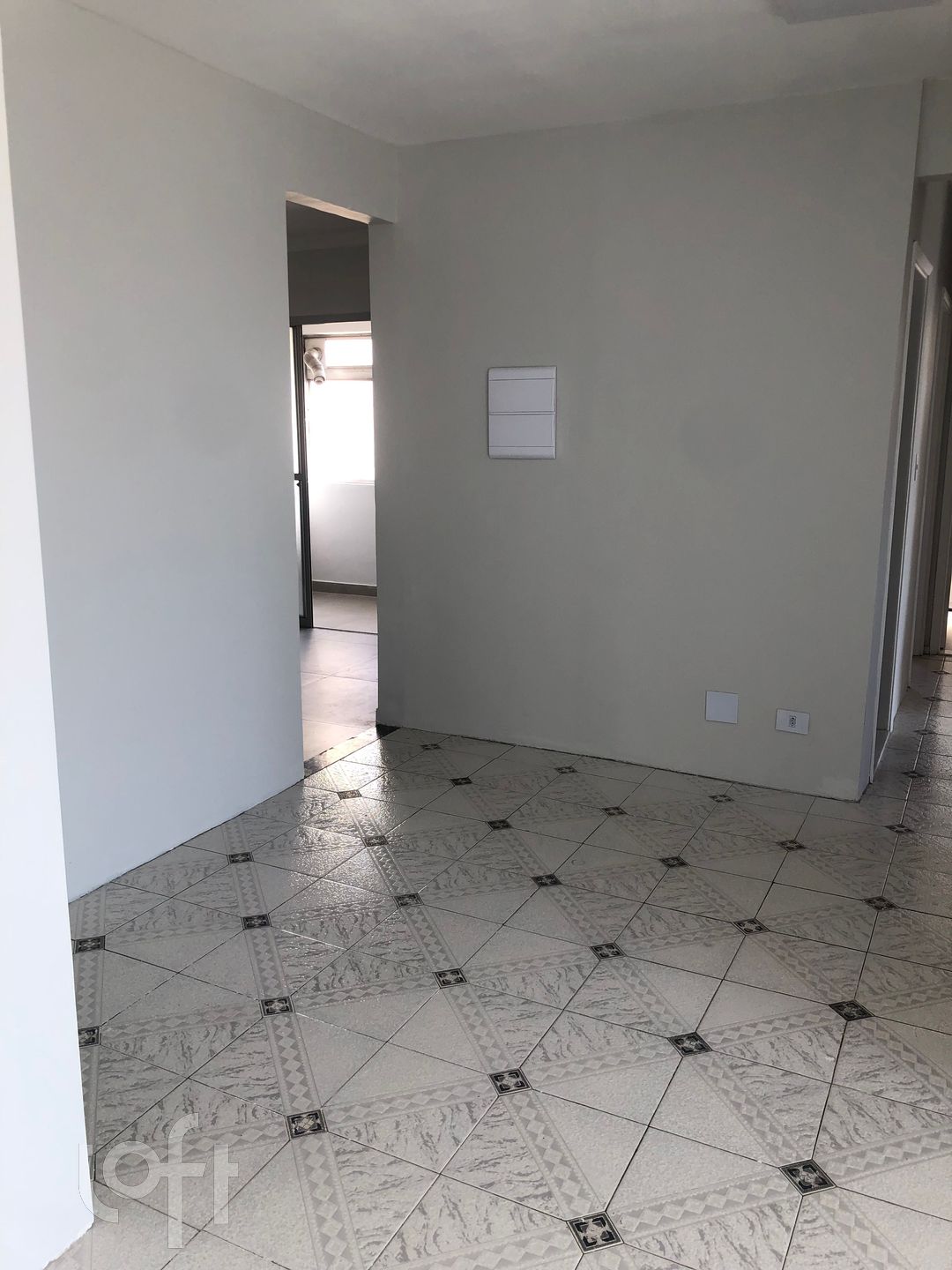 Apartamento à venda com 3 quartos, 81m² - Foto 2