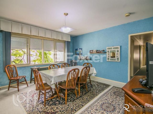 Apartamento com 192m², 3 dormitórios, 1 suíte, 2 vagas, Petrópolis em Porto Alegre