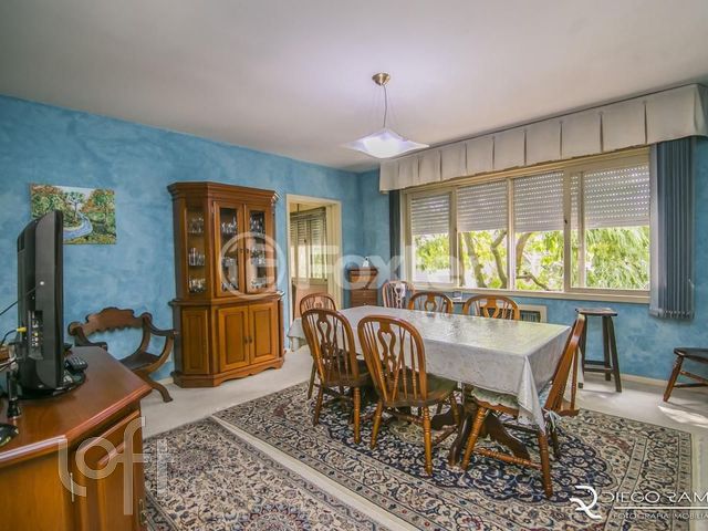 Apartamento com 192m², 3 dormitórios, 1 suíte, 2 vagas, Petrópolis em Porto Alegre