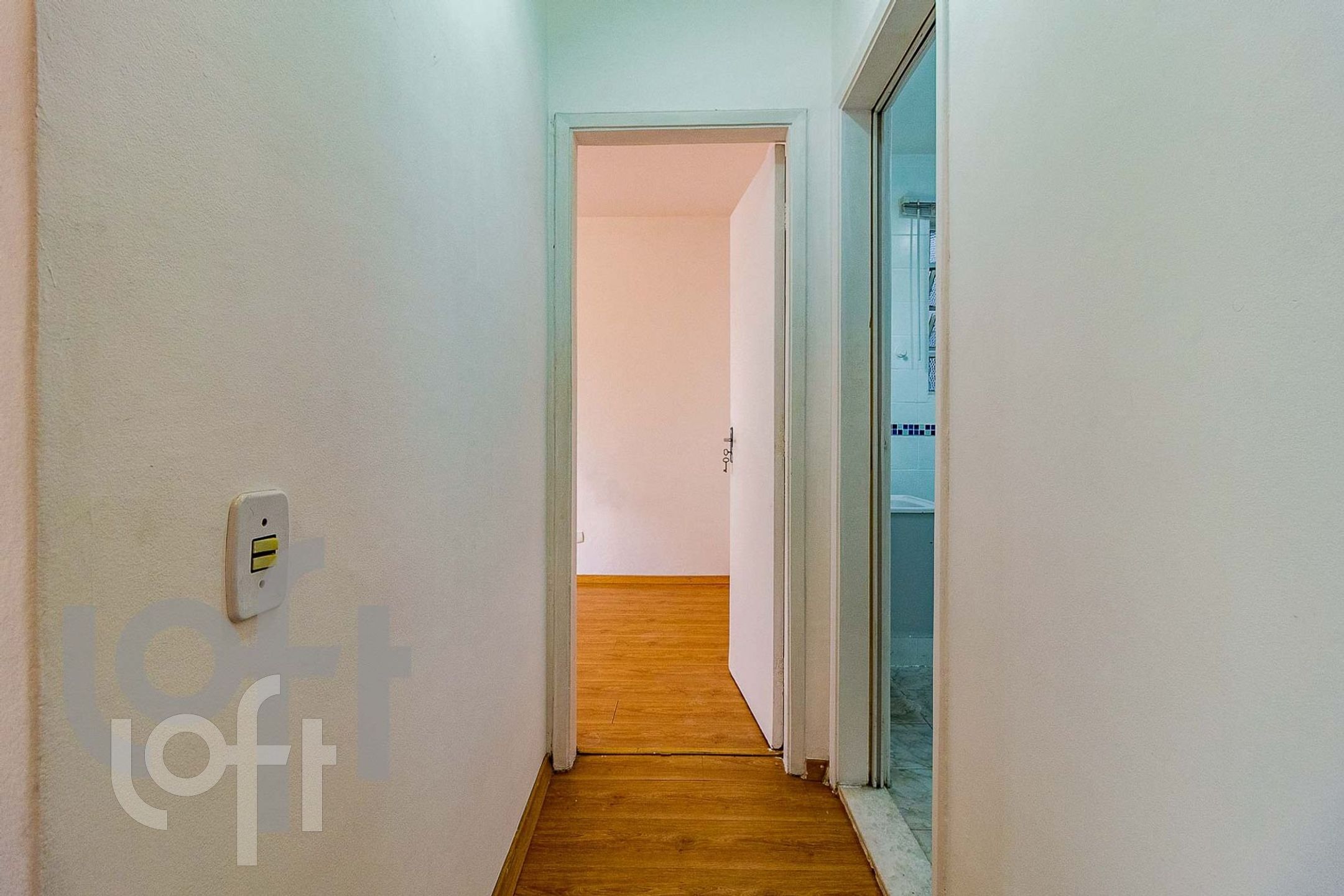 Apartamento à venda com 3 quartos, 73m² - Foto 2