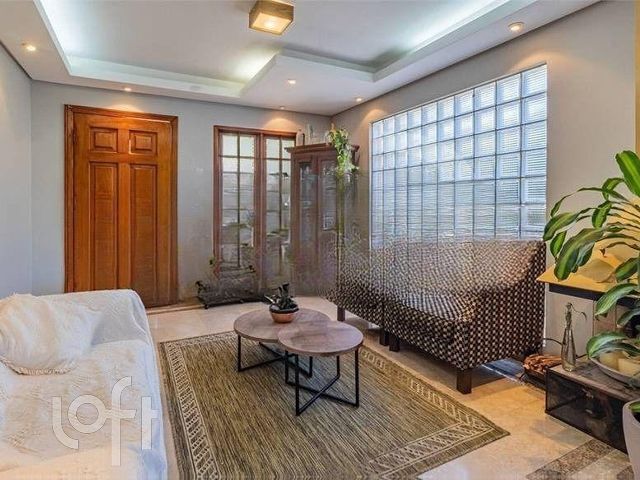 Casa com 198m², 4 dormitórios, 2 suítes, 4 vagas, Três Figueiras em Porto Alegre