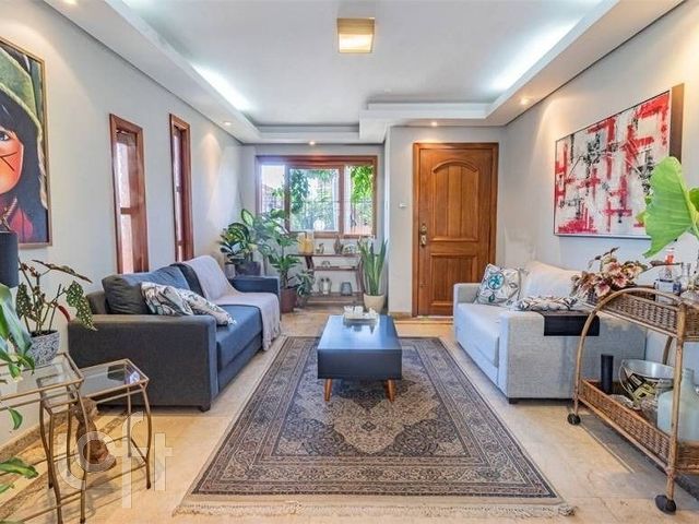 Casa com 198m², 4 dormitórios, 2 suítes, 4 vagas, Três Figueiras em Porto Alegre