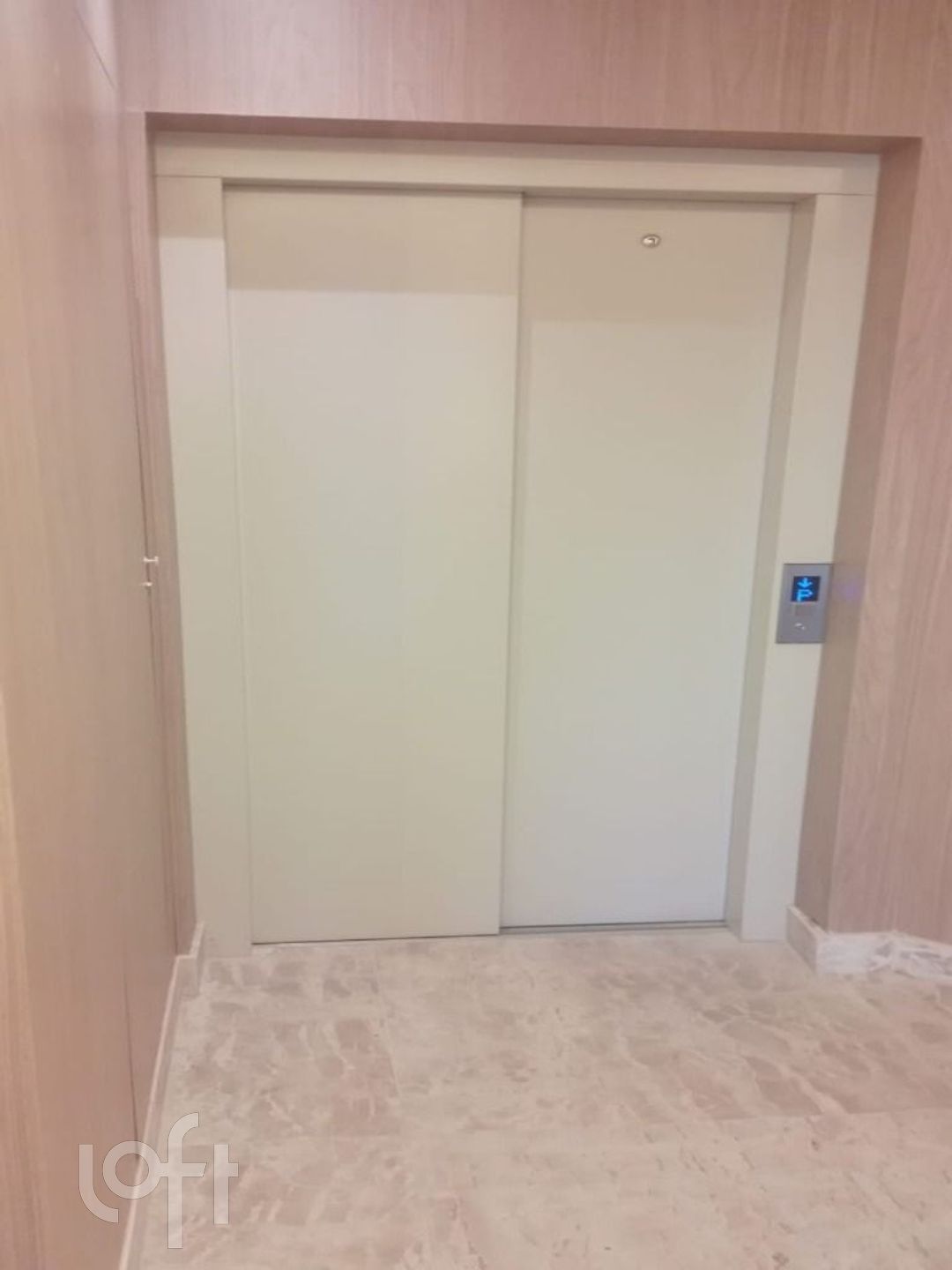 Apartamento à venda com 3 quartos, 151m² - Foto 2