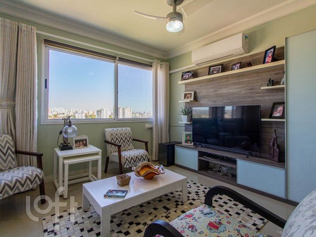 Apartamento com 68m², 2 dormitórios, 1 suíte, 1 vaga, Vila Ipiranga em Porto Alegre