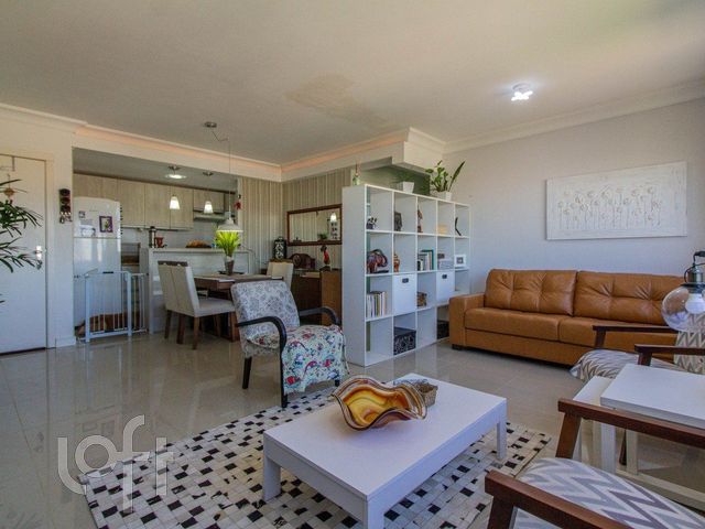 Apartamento com 68m², 2 dormitórios, 1 suíte, 1 vaga, Vila Ipiranga em Porto Alegre