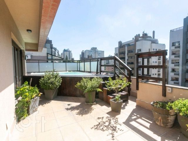Apartamento com 212m², 3 dormitórios, 1 suíte, 2 vagas, Bela Vista em Porto Alegre
