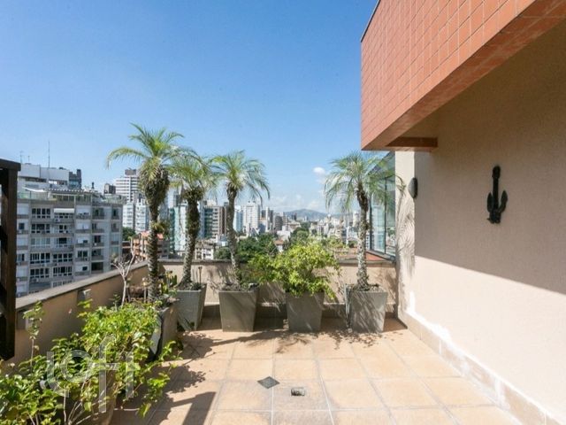 Apartamento com 212m², 3 dormitórios, 1 suíte, 2 vagas, Bela Vista em Porto Alegre
