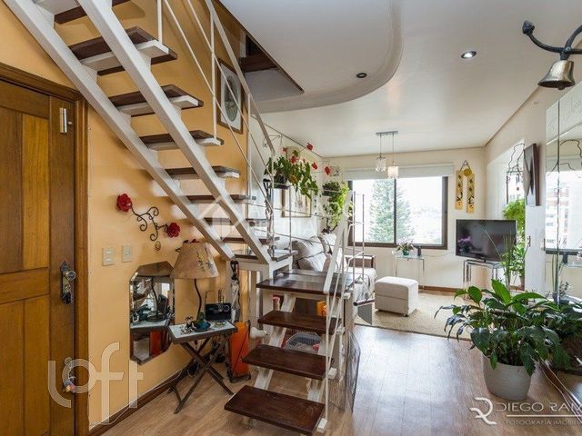 Apartamento com 185m², 3 dormitórios, 1 suíte, 1 vaga, Petrópolis em Porto Alegre