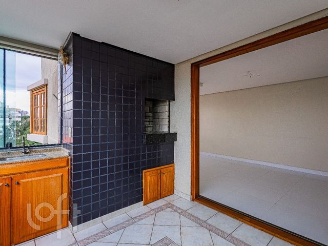 Apartamento com 106m², 3 dormitórios, 1 suíte, 2 vagas, Jardim Botânico em Porto Alegre