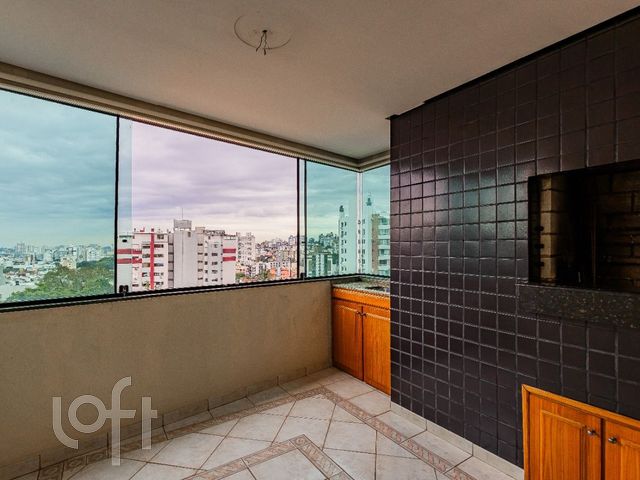 Apartamento com 106m², 3 dormitórios, 1 suíte, 2 vagas, Jardim Botânico em Porto Alegre