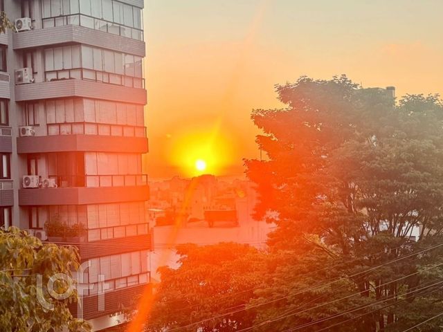 Apartamento com 119m², 3 dormitórios, 1 suíte, 2 vagas, Rio Branco em Porto Alegre