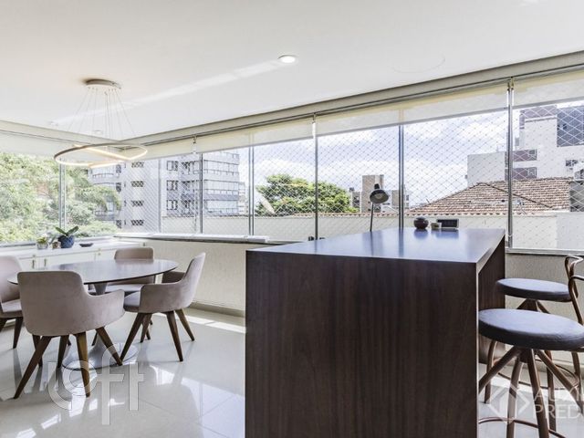 Apartamento com 119m², 3 dormitórios, 1 suíte, 2 vagas, Rio Branco em Porto Alegre