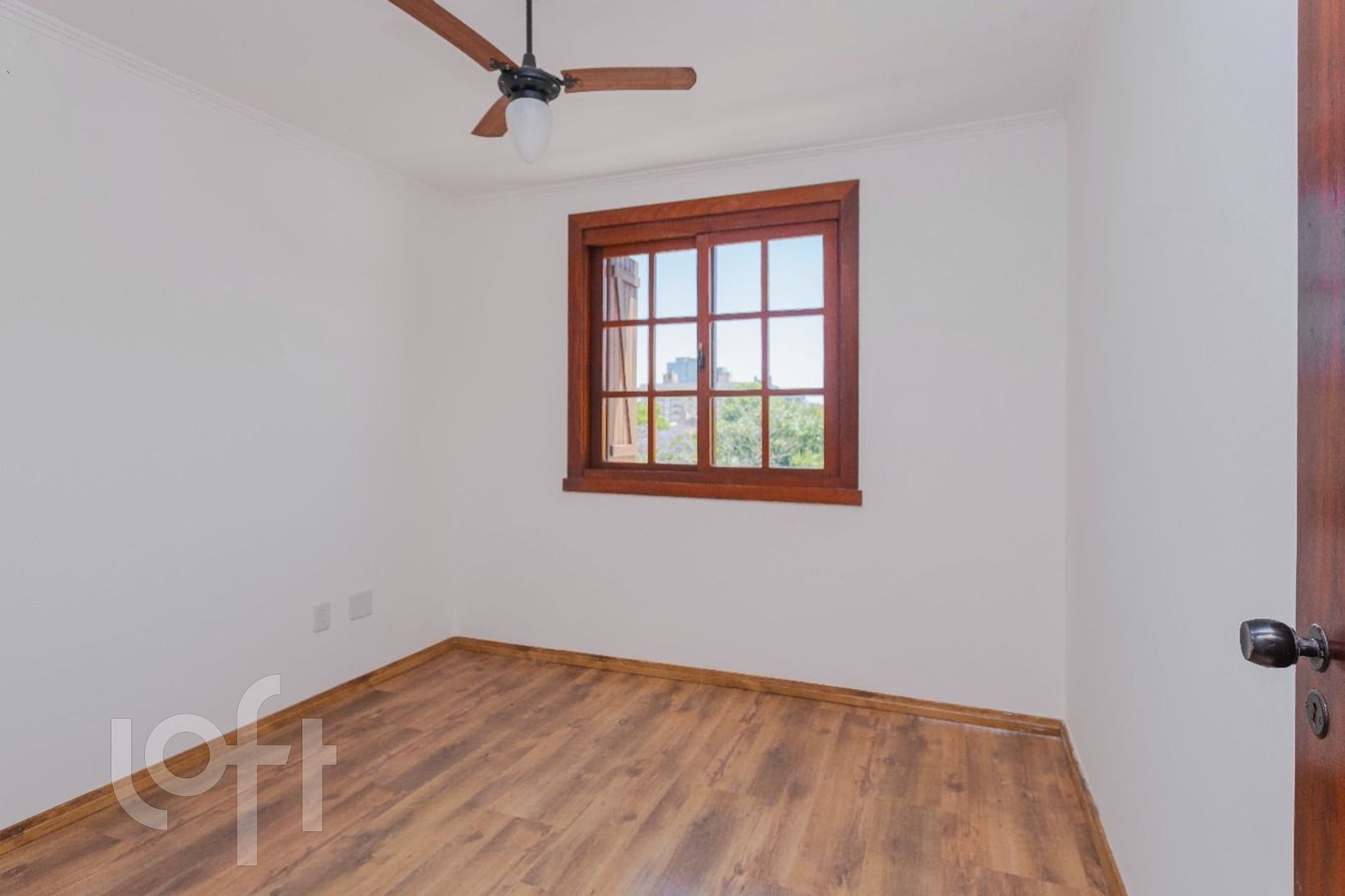 Apartamento com 190m², 3 dormitórios, 1 suíte, 2 vagas, Menino Deus em Porto Alegre